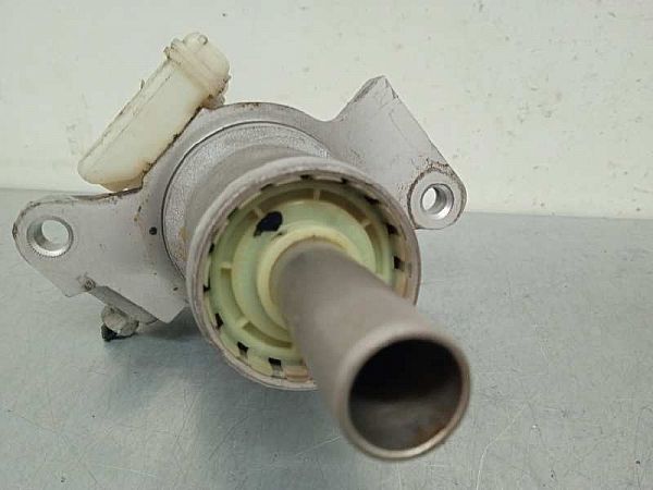 Master brake cylinder