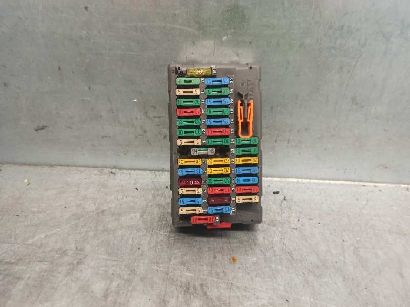 Sicherungskasten LANCIA ZETA (22_)