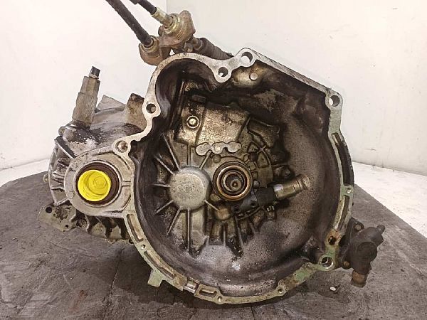 Versnellingsbak handgeschakeld HYUNDAI ACCENT Saloon (X-3)