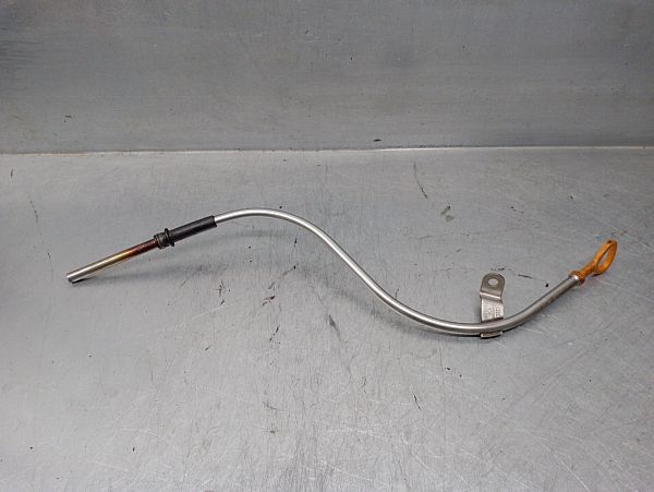 Oil level dipstick
