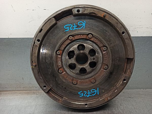 Dual mass flywheel