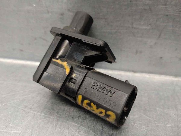 Bonnet alarm sensor