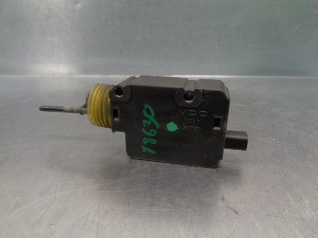 Fuel tank cap lock motor