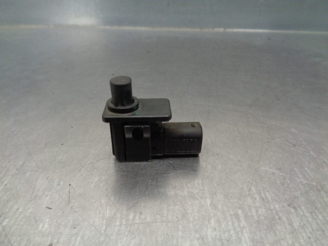 Bonnet alarm sensor