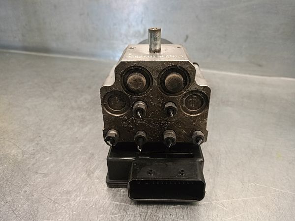 15113902C : ABS-Pumpe und Steuergerät ABS - Autoparts24
