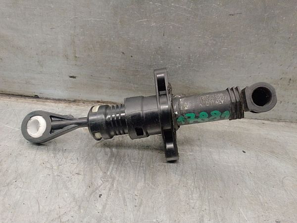 Clutch slave cylinder