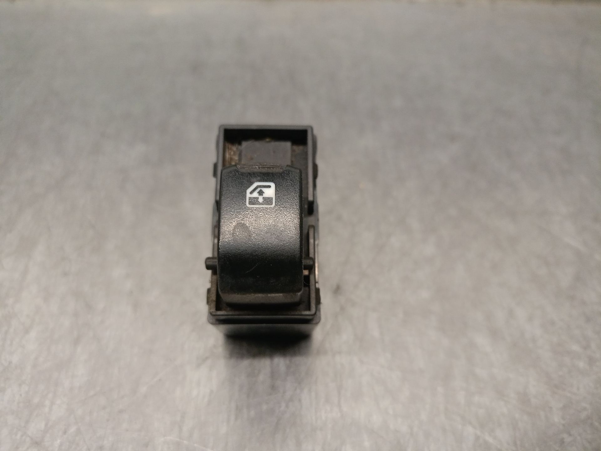 Fensterheberschalter DAEWOO EVANDA (KLAL)