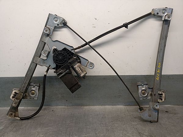 Door electric window regulator