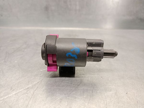 Brake pedal sensor switch