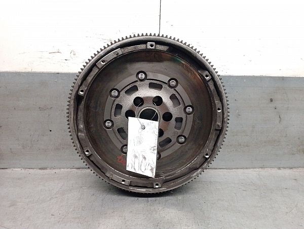 Dual mass flywheel