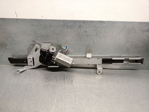 Seatbelt adjustment motor