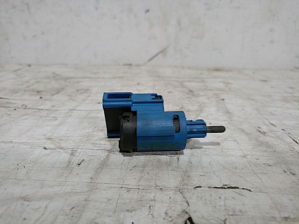 Brake pedal sensor switch