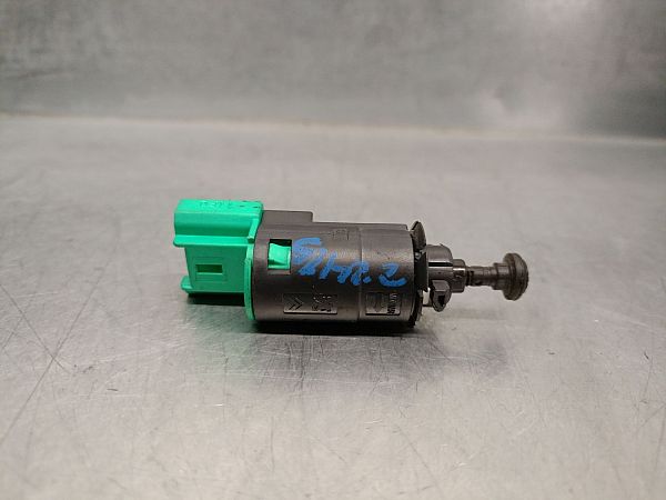 Brake pedal sensor switch