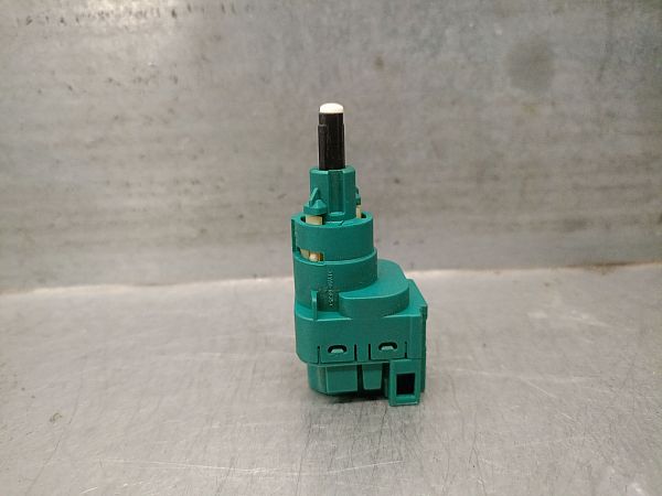 Brake pedal sensor switch