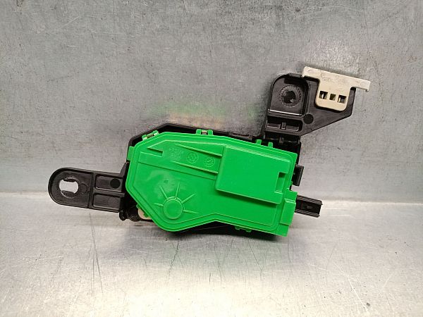 Fuel tank cap lock