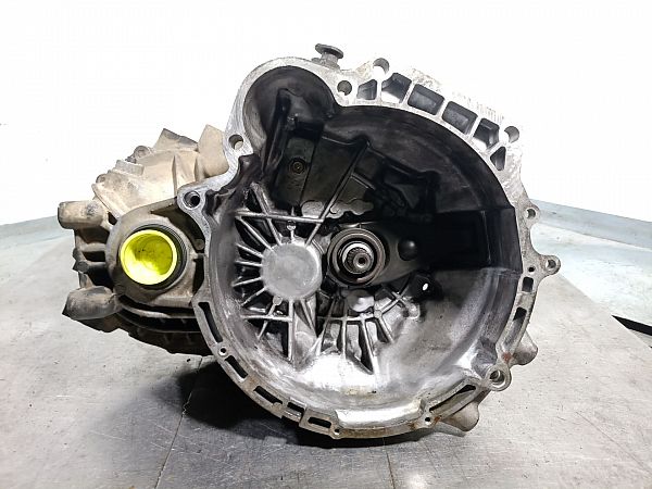 Versnellingsbak handgeschakeld HYUNDAI ACCENT II (LC)