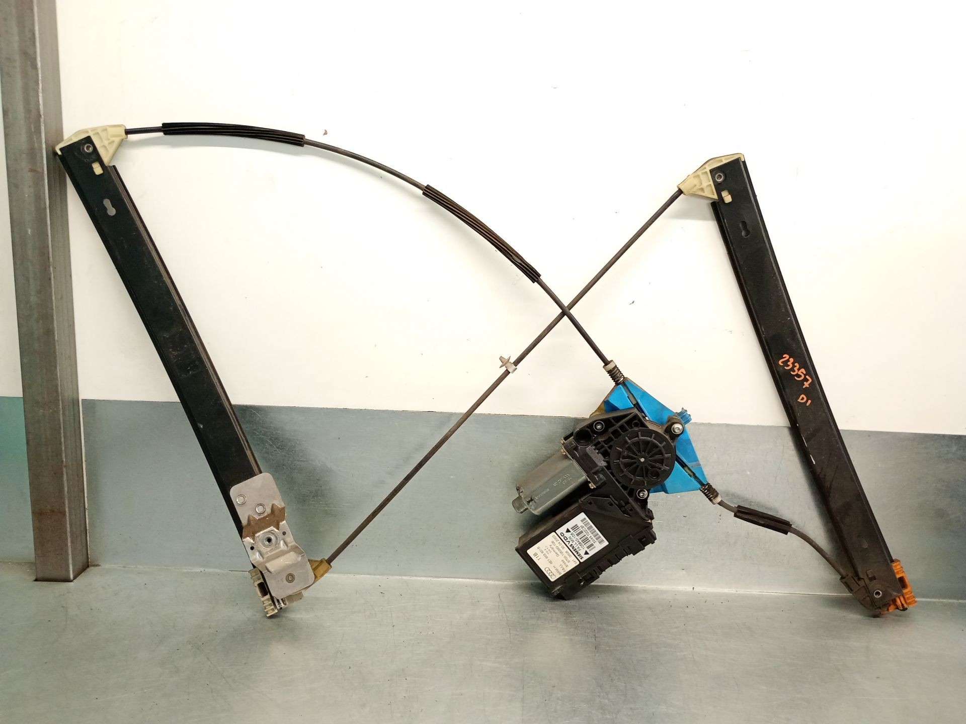 Moteur De Lève-vitre Arrière Gauche Pour AUDI A4 - Réf. 8E0959801A / VDO