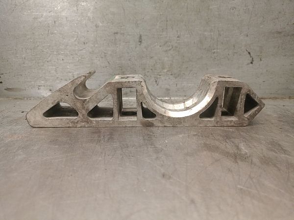 Sway bar bush bracket