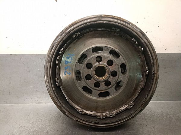 Dual mass flywheel