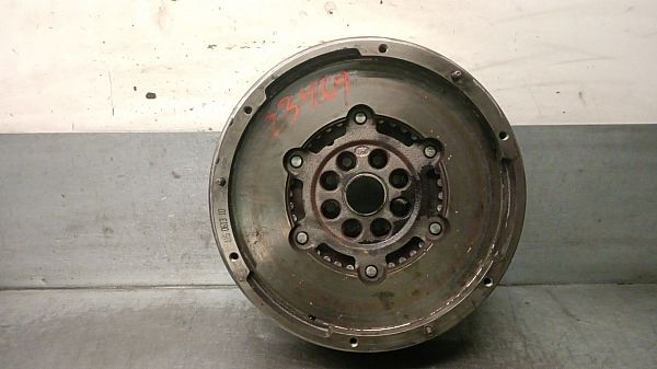 Dual mass flywheel