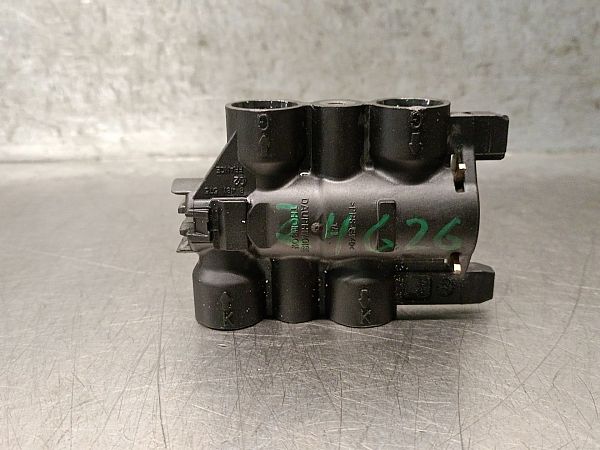 Oil cooling pipe