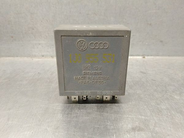 Window wiper relay