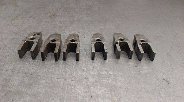 Fuel injector clamp holder