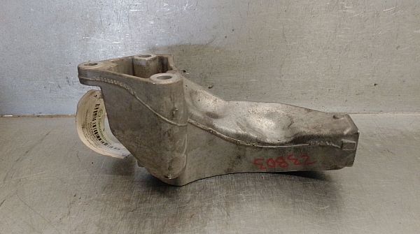 Gearbox mounting bracket