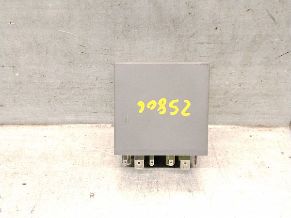 Window wiper relay