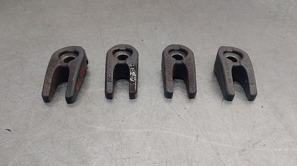 Fuel injector clamp holder