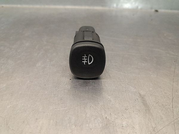 Fog light switch
