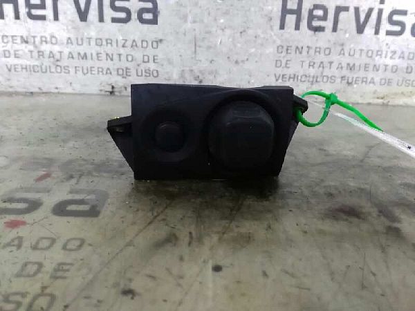 Steering wheel adjustment switch