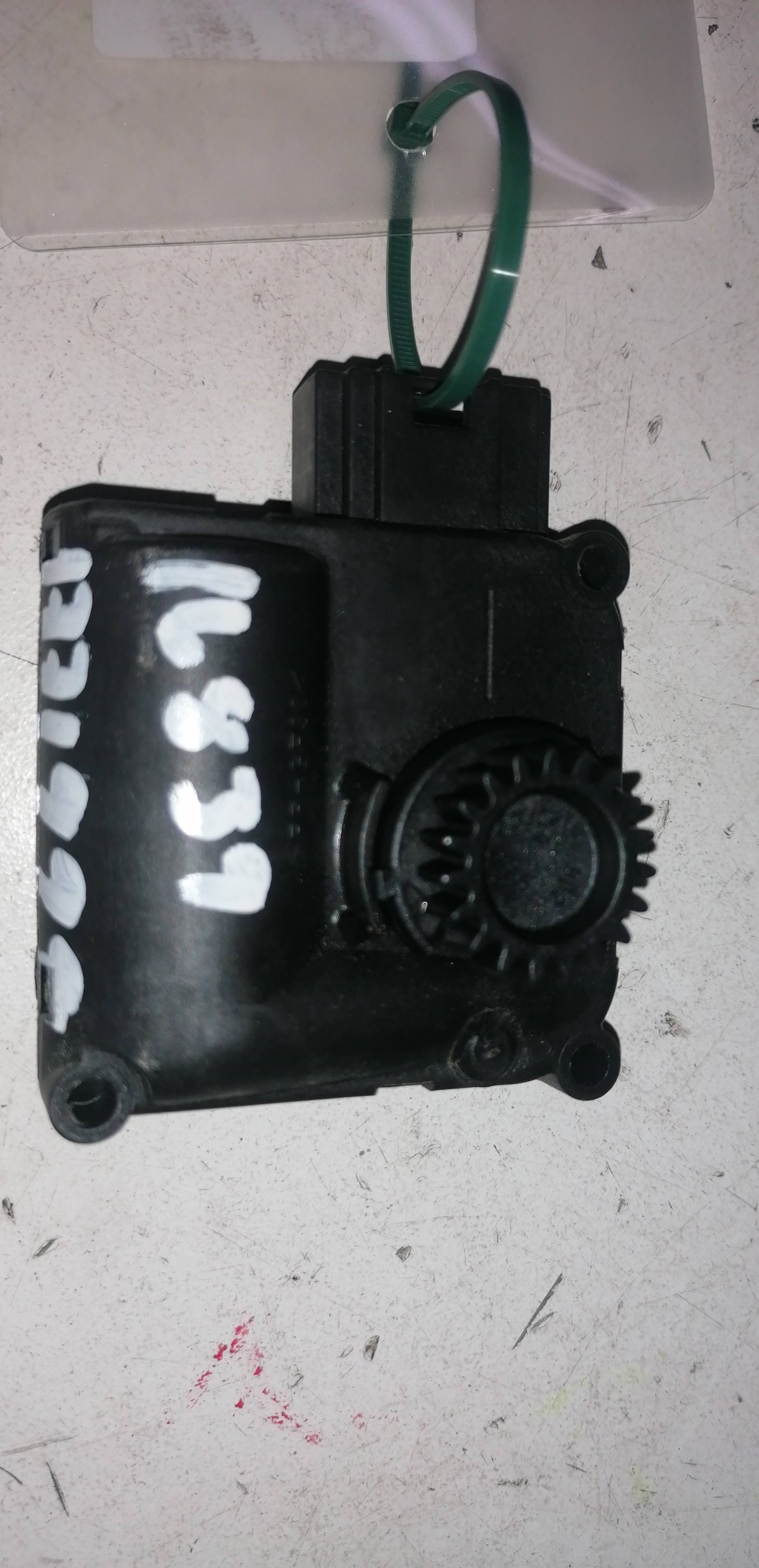 0132801319 : Heater Vent Flap Control Motor - Autoparts24