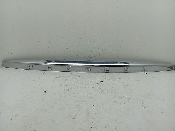 License plate light bar