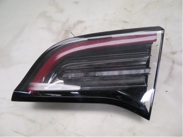 Baglygte TESLA MODEL 3 (5YJ3)