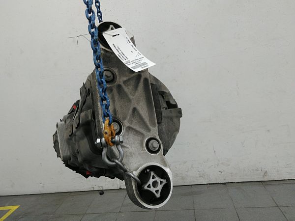 Motor - elektrisk - foran TESLA MODEL S (5YJS)