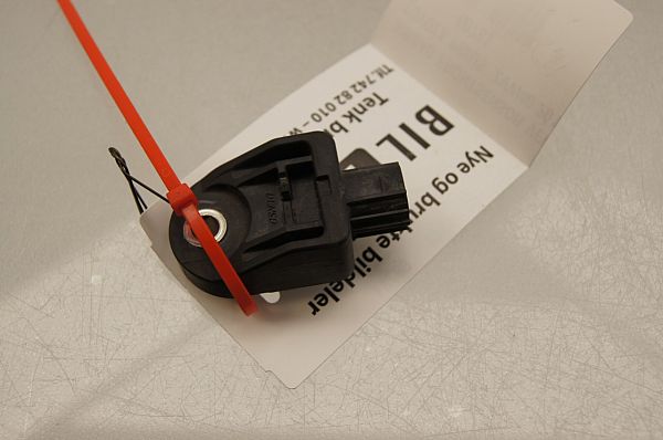 Airbag sensor TOYOTA PRIUS PLUS (_W4_)