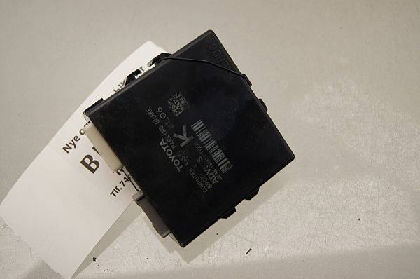 Parkeringsbremsemodul / styrboks (EPB) TOYOTA RAV 4 V (_A5_, _H5_)