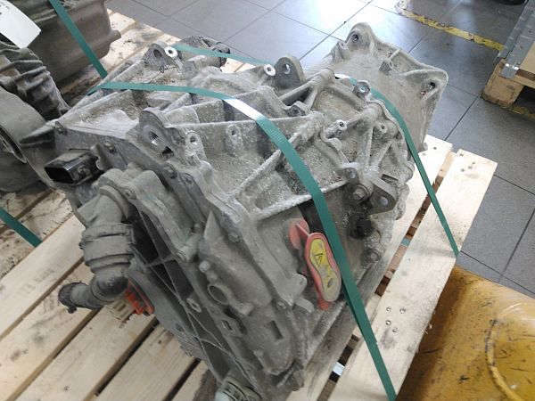 Motor - elektrisk - foran TESLA MODEL S (5YJS)