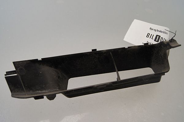 Luftinntak - front VW TOURAN (5T1)