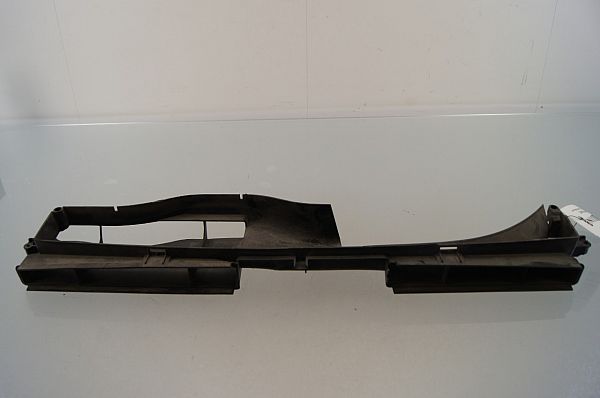 Luftinntak - front VW TOURAN (5T1)
