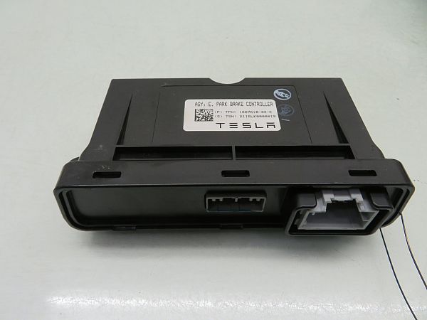 Parkeringsbremsemodul / styrboks (EPB) TESLA MODEL X (5YJX)