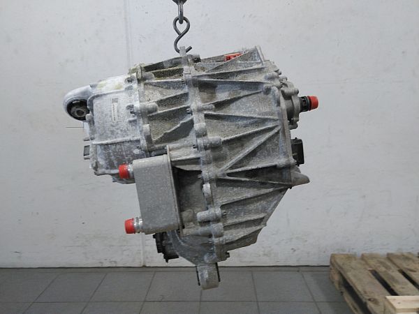 Motor - elektrisk - foran TESLA MODEL Y (5YJY)