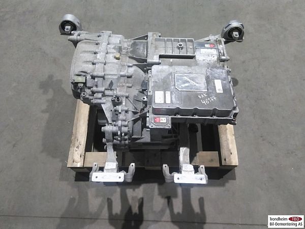 Elektrisk motor bak AUDI E-TRON GT Saloon
