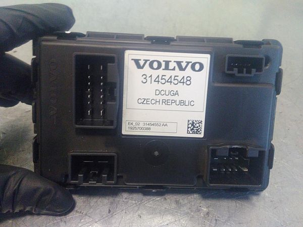 styreenhet - hengerfeste VOLVO V60 II (225, 227)
