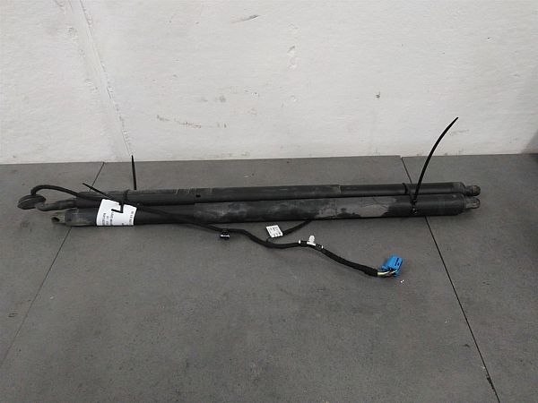 Bagklapsdæmper MERCEDES-BENZ CLA Shooting Brake (X117)