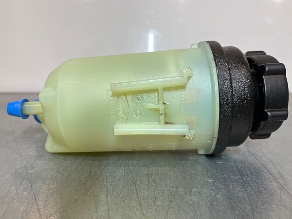 Servostyring - servo-oljebeholder