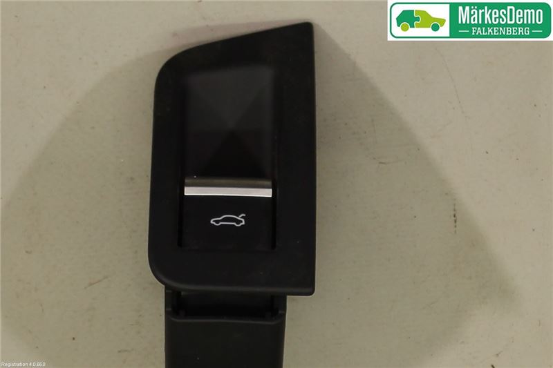 Przełącznik blokady drzwi AUDI Q8 (4MN)