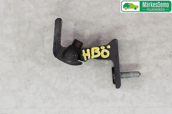 Upper door hinge