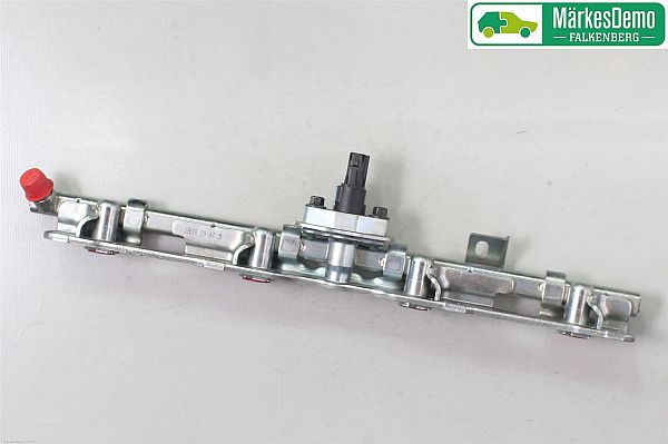 High-pressure rail / injection nozzle pipe TOYOTA RAV 4 V (_A5_, _H5_)